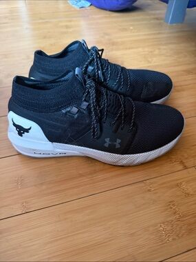 Under Armour Black Knit Trainer with White Sole and Rock Logo